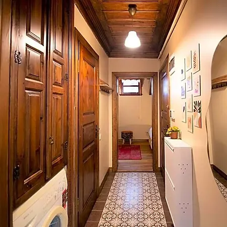 Cosy Wooden Aesthetic Flat In Besiktas Hotel