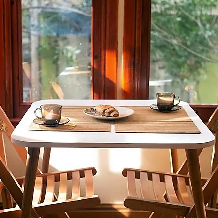 Cosy Wooden Aesthetic Flat In Besiktas Istambul
